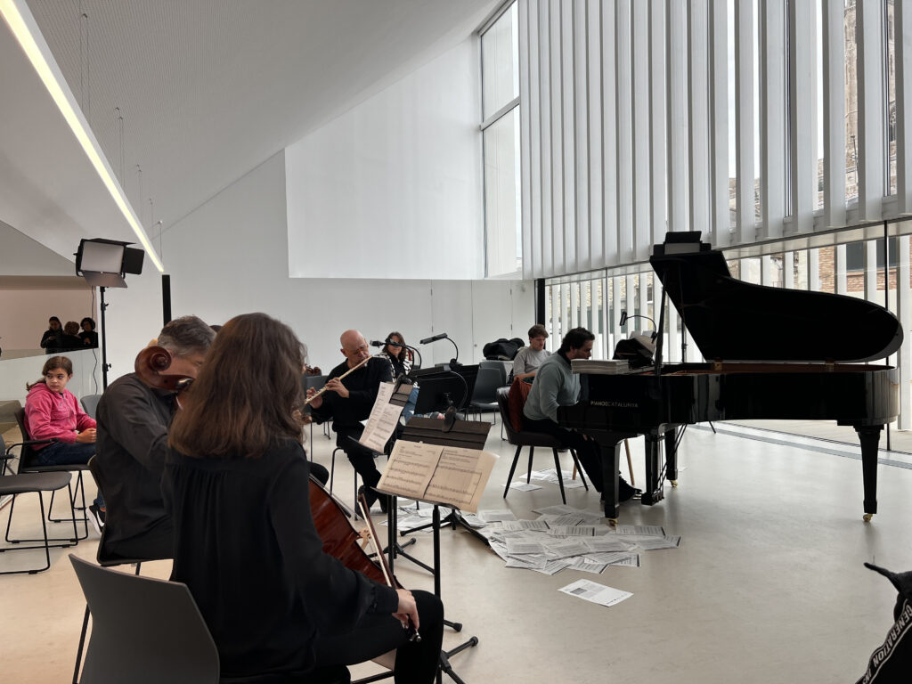 Joan Bagés interpreta ‘Vexations’ durant catorze hores: “El temps es dilata”